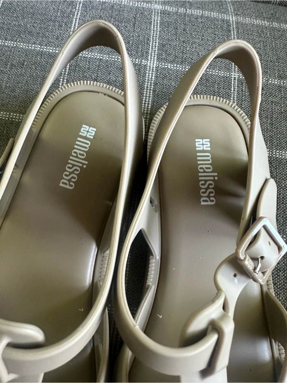 MELISSA Possession Scented Jelly shoes Women’s Size 8 Beige - Picture 4 of 13